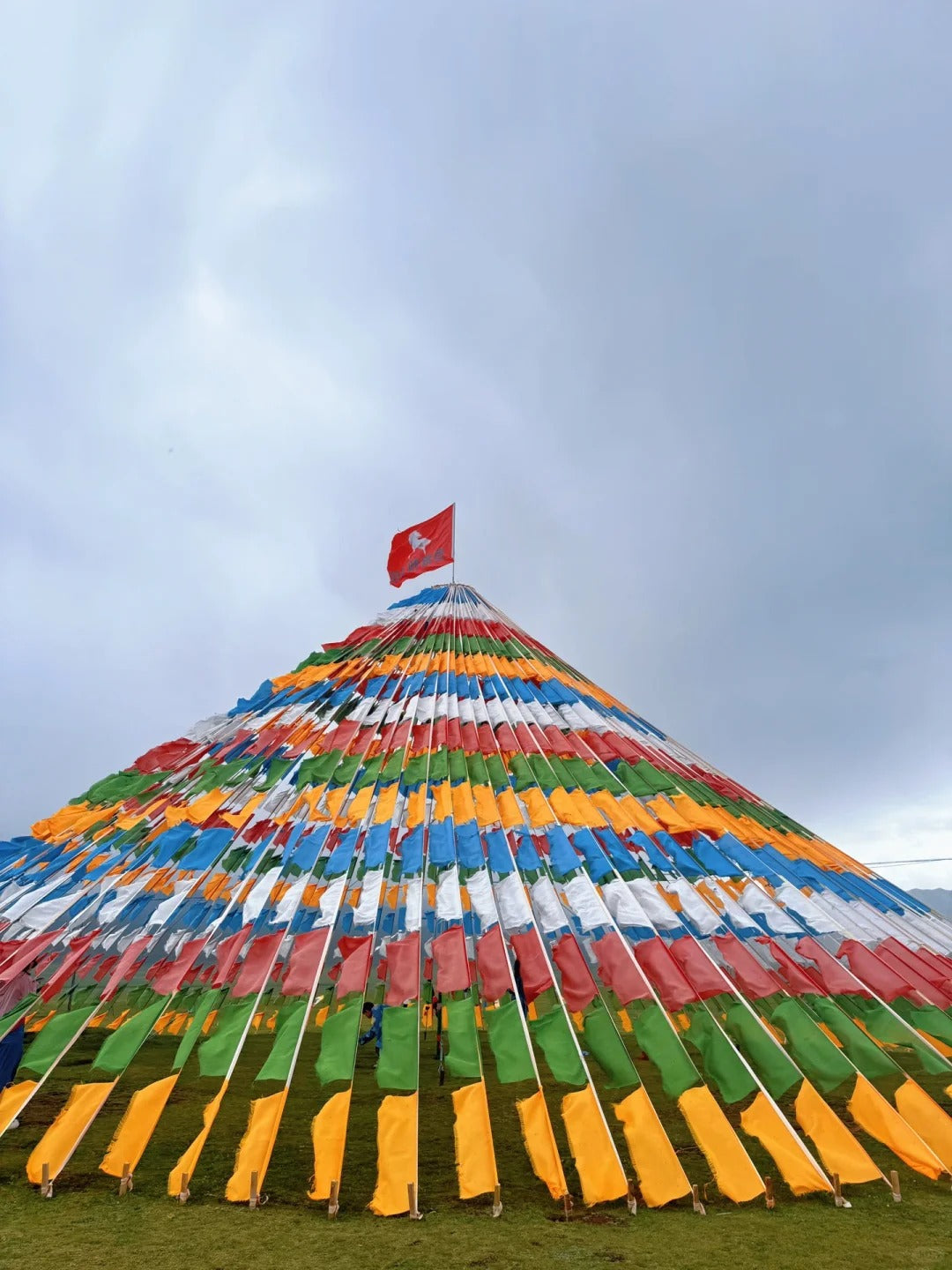 Is it okay to hang Tibetan prayer flags?