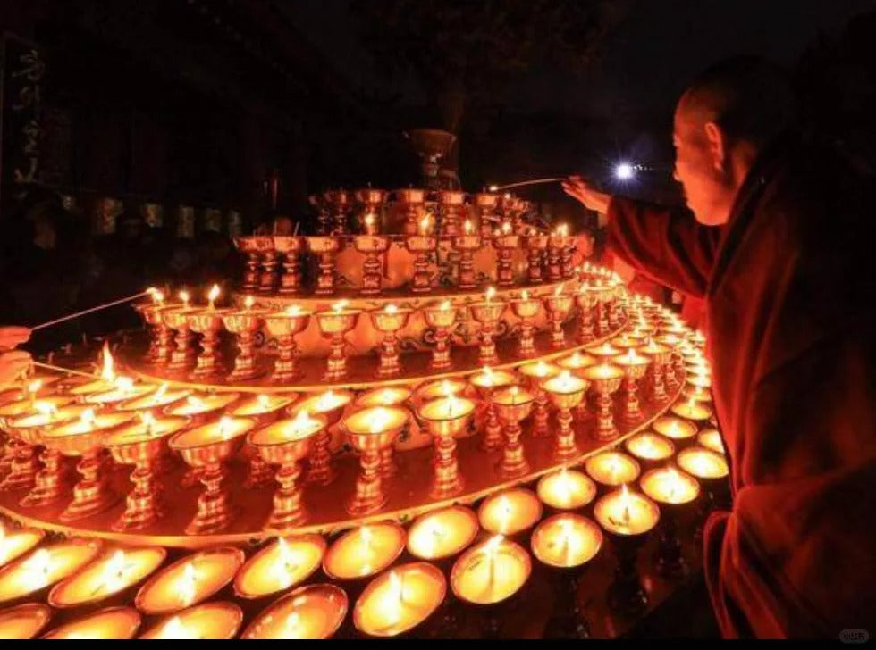 Can I Wear Jeans to a Buddhist Temple?