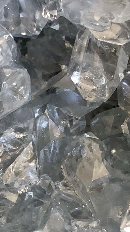 Guide to Gem Pendant: Style, Energy, and Sacred Blessings You Can Feel