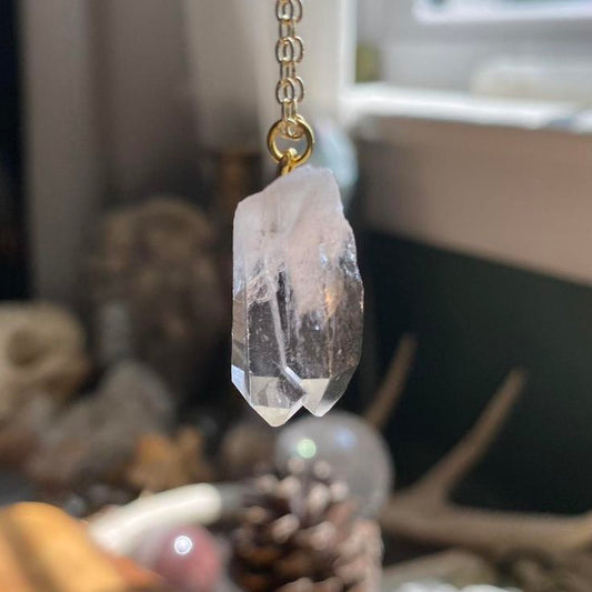Guide to Online Fortune Teller: Clarity, Ethics, and Consecrated Crystals