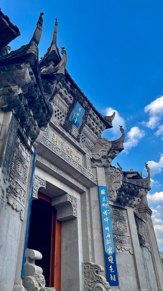 Tibet Prayer Flag: Meaning, Tradition, and the Spirit of the Himalayas