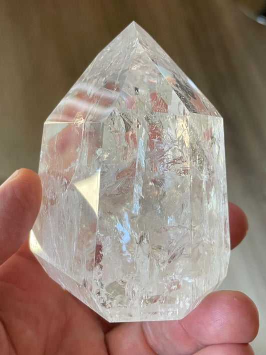Guide to protection stones and crystals with Tibetan‑consecrated steadiness, clarity, and daily boundaries