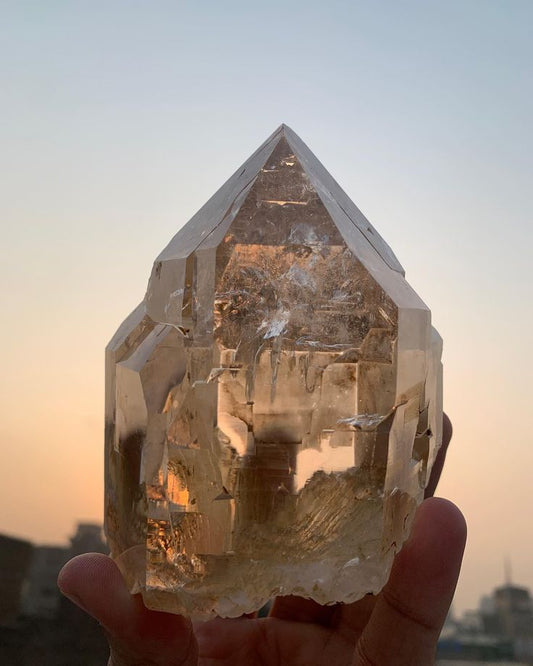 Guide to quartz jewelry with Tibetan‑consecrated clarity, calm, and daily rhythm