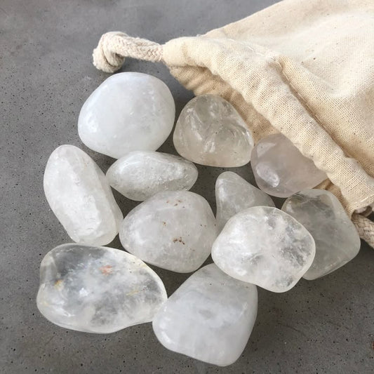 Guide to Crystal Necklace for Women: Style, Energy, and Consecrated Grace