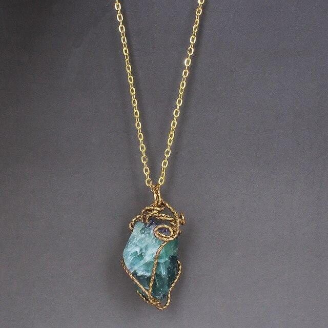 Guide to Meaning of a White Crystal: Clarity, Rituals, Consecrated Grace