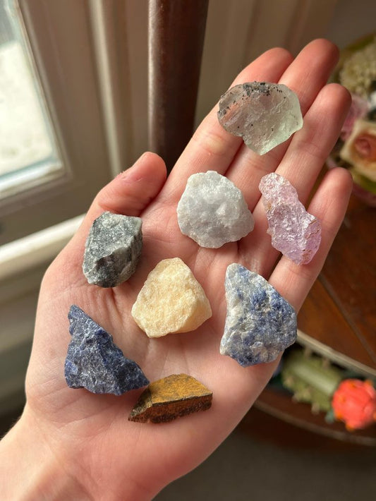 Guide to Crystals for Love: Gentle Magnetism, Master-Blessed Grace