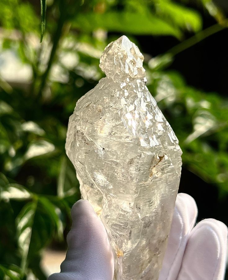 Crystal stone types: a clear, modern guide to families, features, and practical uses