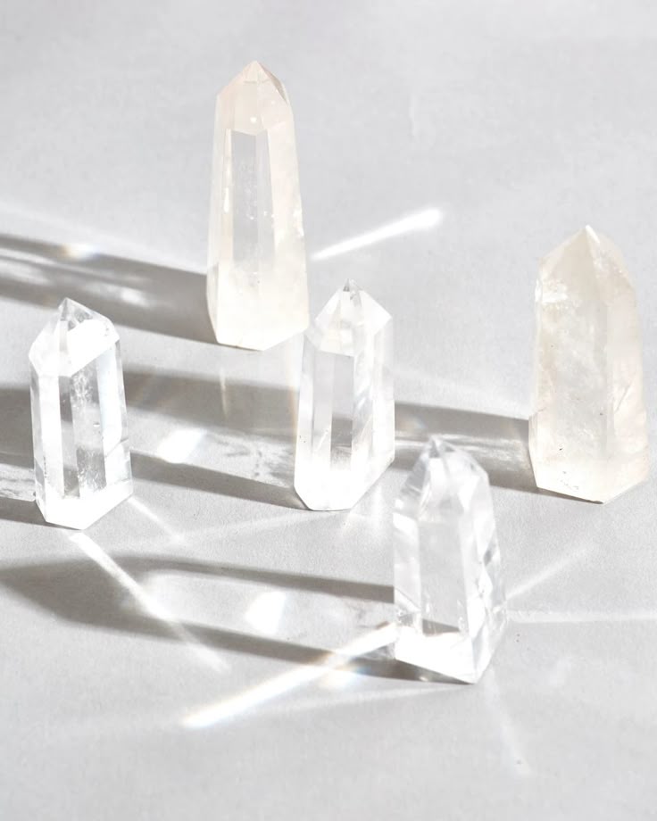 Guide to huge quartz rock placement with Tibetan‑consecrated presence
