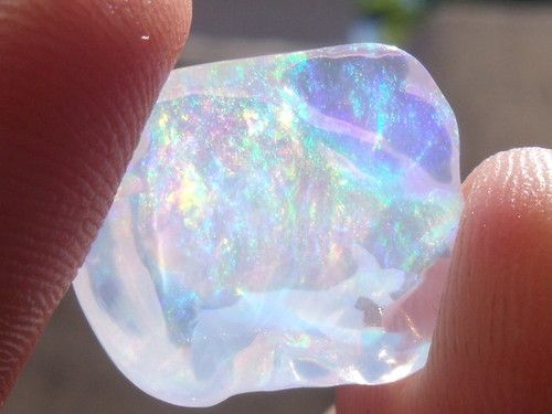 Guide to gemstones for strength in daily life with Tibetan‑consecrated clarity