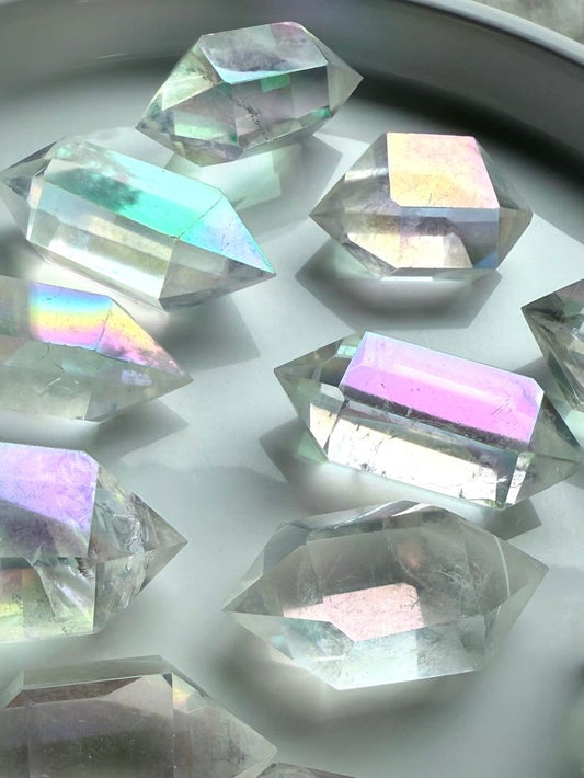 Guide to Crystal Stones Names: Meanings, Daily Use, and Tibetan Blessing Power