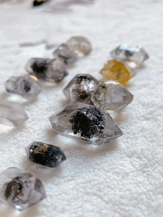 Guide to Crystal Identification: Field Tips, Master-Blessed Insight