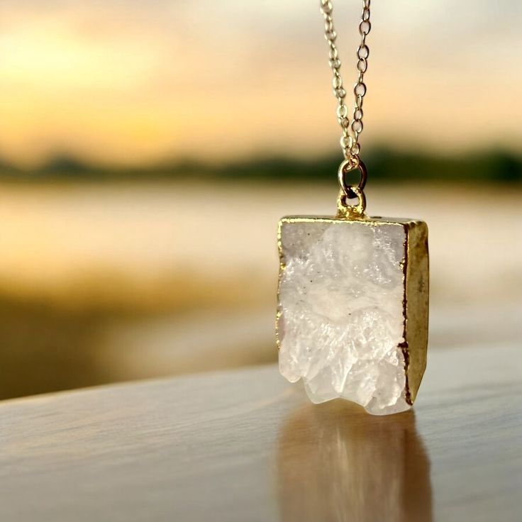 Guide to Clear Quartz Point Healing Properties: Direction, Rituals, Consecrated Clarity