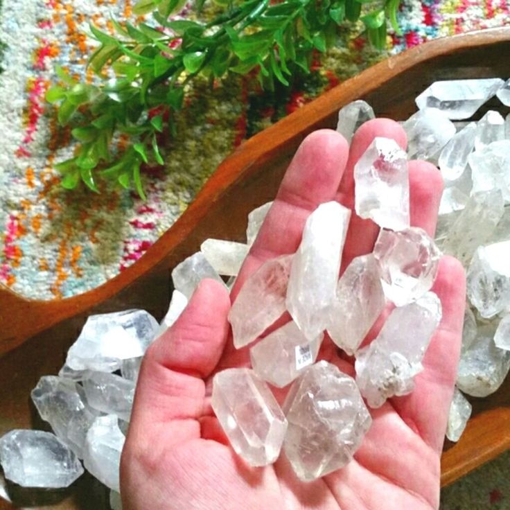 Guide to Clear Quartz Crystal: Everyday Clarity, Master-Blessed Focus