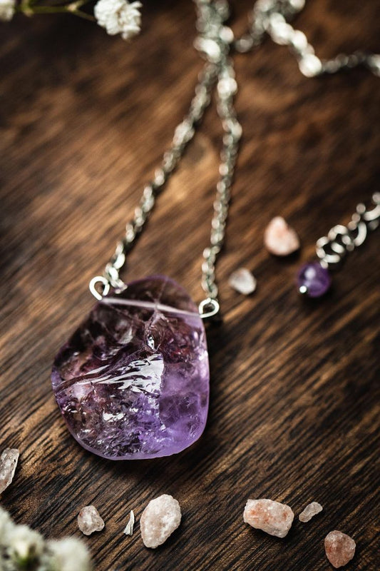 Guide to What Type of Rock Is Quartz: Science, Rituals, and Lineage Blessings