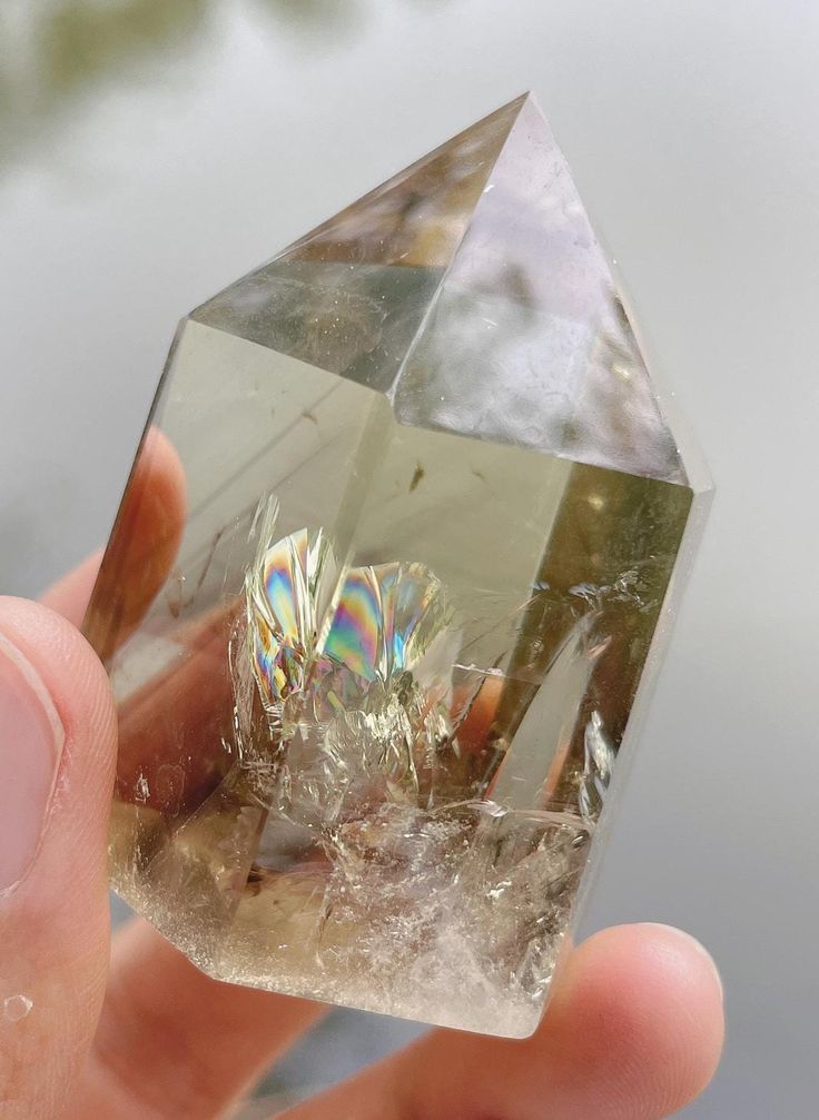 Guide to Clear Quartz Spiritual Meaning: Amplify Intention with Consecrated Clarity