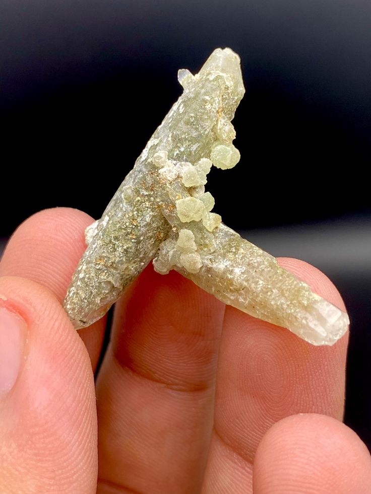 Guide to Crystal Pendant: Everyday Style, Master-Blessed Power