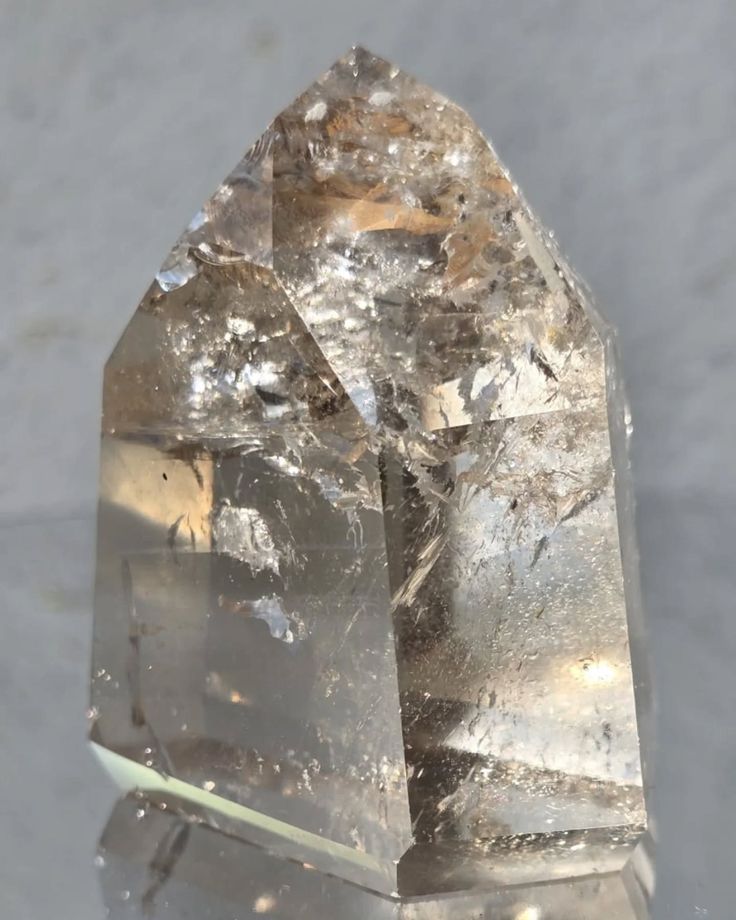 Guide to clear quartz chakra alignment with Tibetan‑consecrated clarity