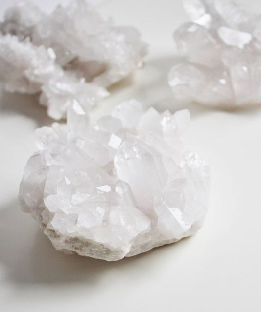 Guide to crystal quartz cluster selection with Tibetan‑consecrated clarity