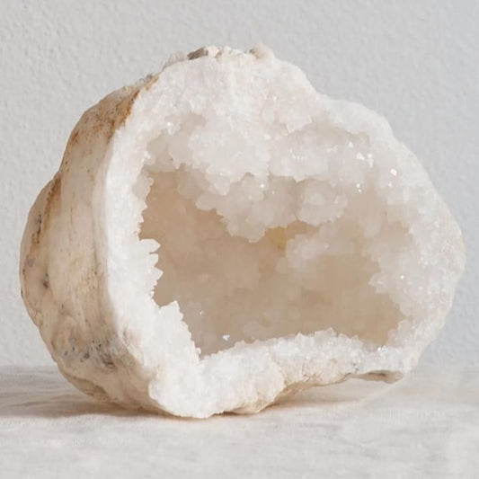 Guide to transparent stone choices with Tibetan‑consecrated clarity