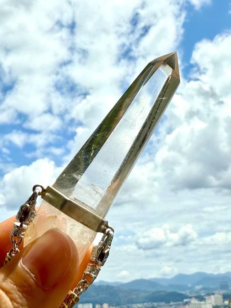 Guide to Good Luck Stones: Everyday Rituals, Consecrated Momentum