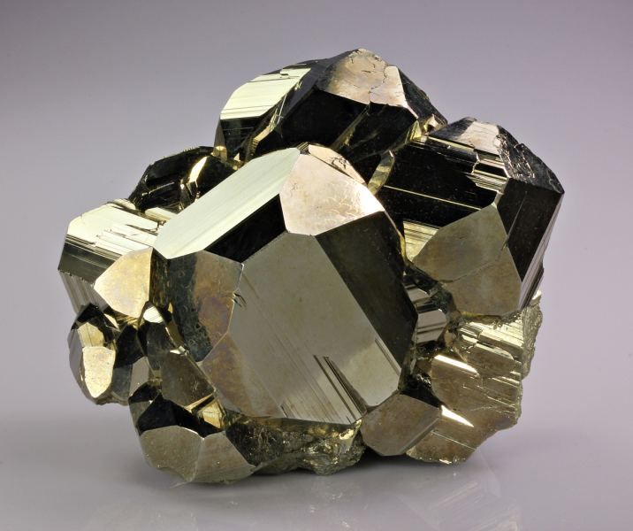 Guide to spiritual gifts for women with Tibetan‑consecrated crystals