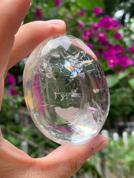 Guide to Big Quartz Crystals: Meaning, Placement, and Sacred Consecration