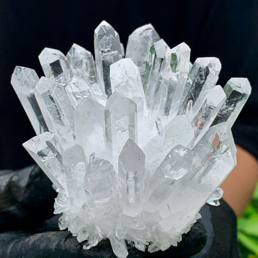 Guide to crystals for physical healing with Tibetan‑consecrated support