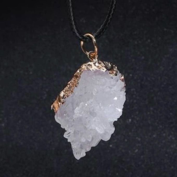 Guide to Amethyst Crystal: Sleep, Focus, and Master-Blessed Calm