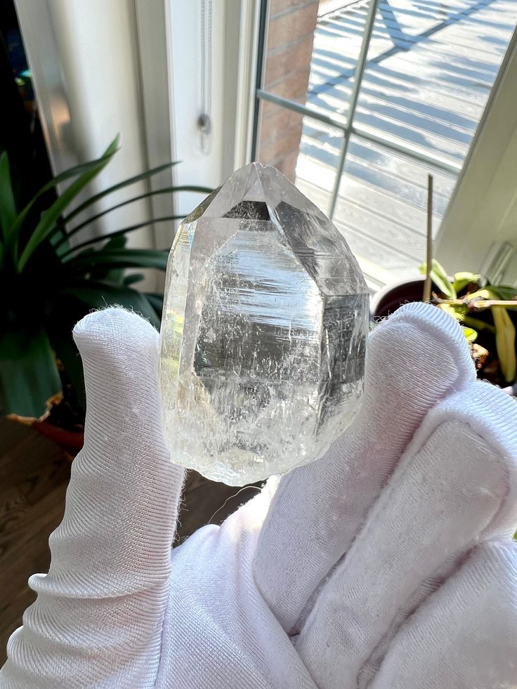 Guide to Crystal Rock Healing: Simple Rituals, Master Blessings, Everyday Calm