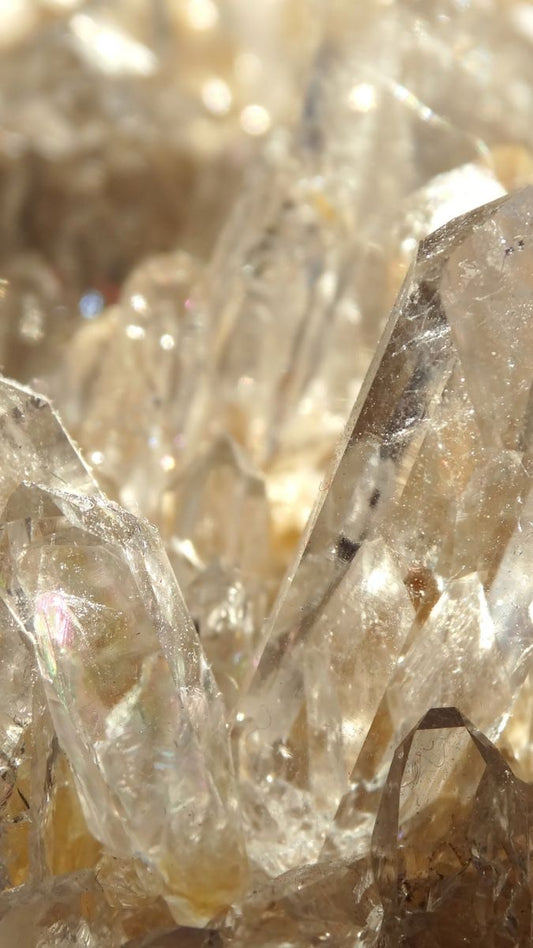 Guide to White Crystals Names: Meanings, Uses, and Sacred Consecration