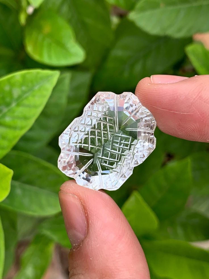 Guide to Crystal Therapy Jewelry: A Calm, Practical Path to Everyday Balance