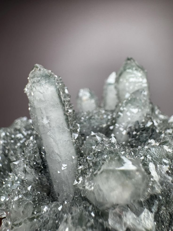 Guide to Crystals for Good Luck: Everyday Wins and Master‑Blessed Momentum