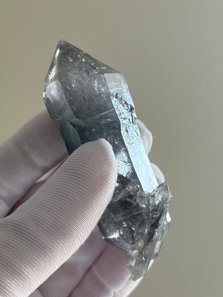 Guide to crystalline benefit: clarity, calm routines, and effortless style