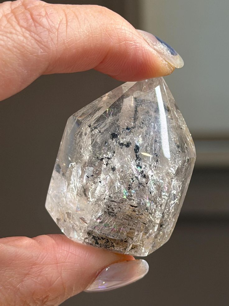 Buy Crystals With Confidence: A Complete American Buyer’s Guide