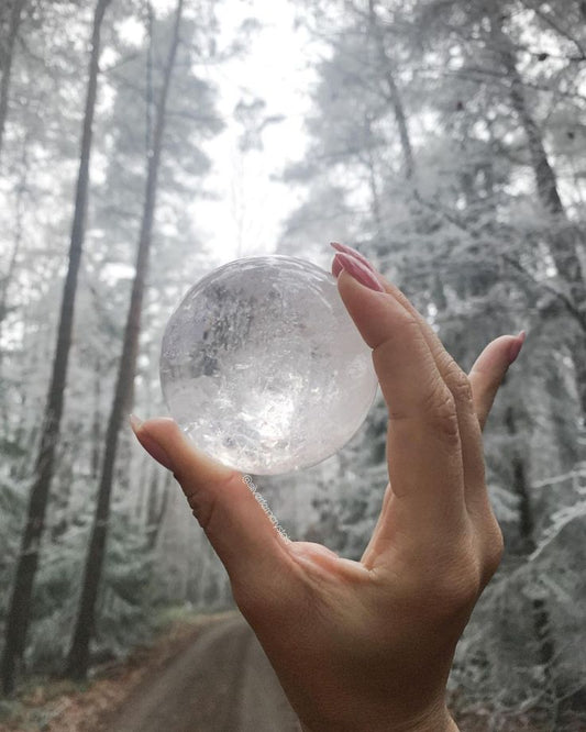 Guide to Uses for the Mineral Quartz: Daily Benefits, Master Blessings, and Smart Buying