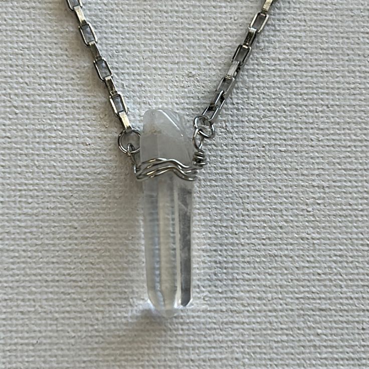 Guide to Quartz Stones: Daily Rituals, Smart Pairings, and Lineage Blessings